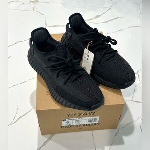 NWT  Yeezy Boost 350 V2